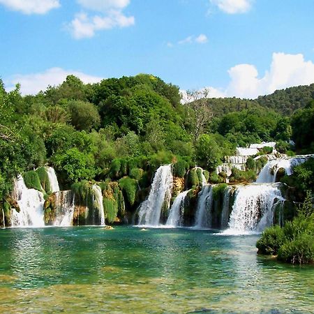 Rural Apartment Ante Drnis Bagian luar foto