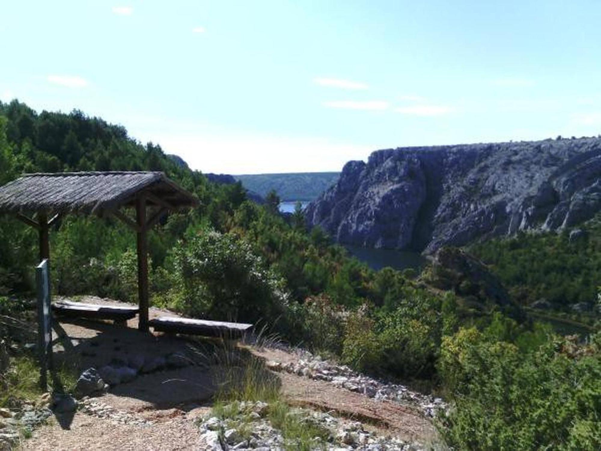 Rural Apartment Ante Drnis Bagian luar foto
